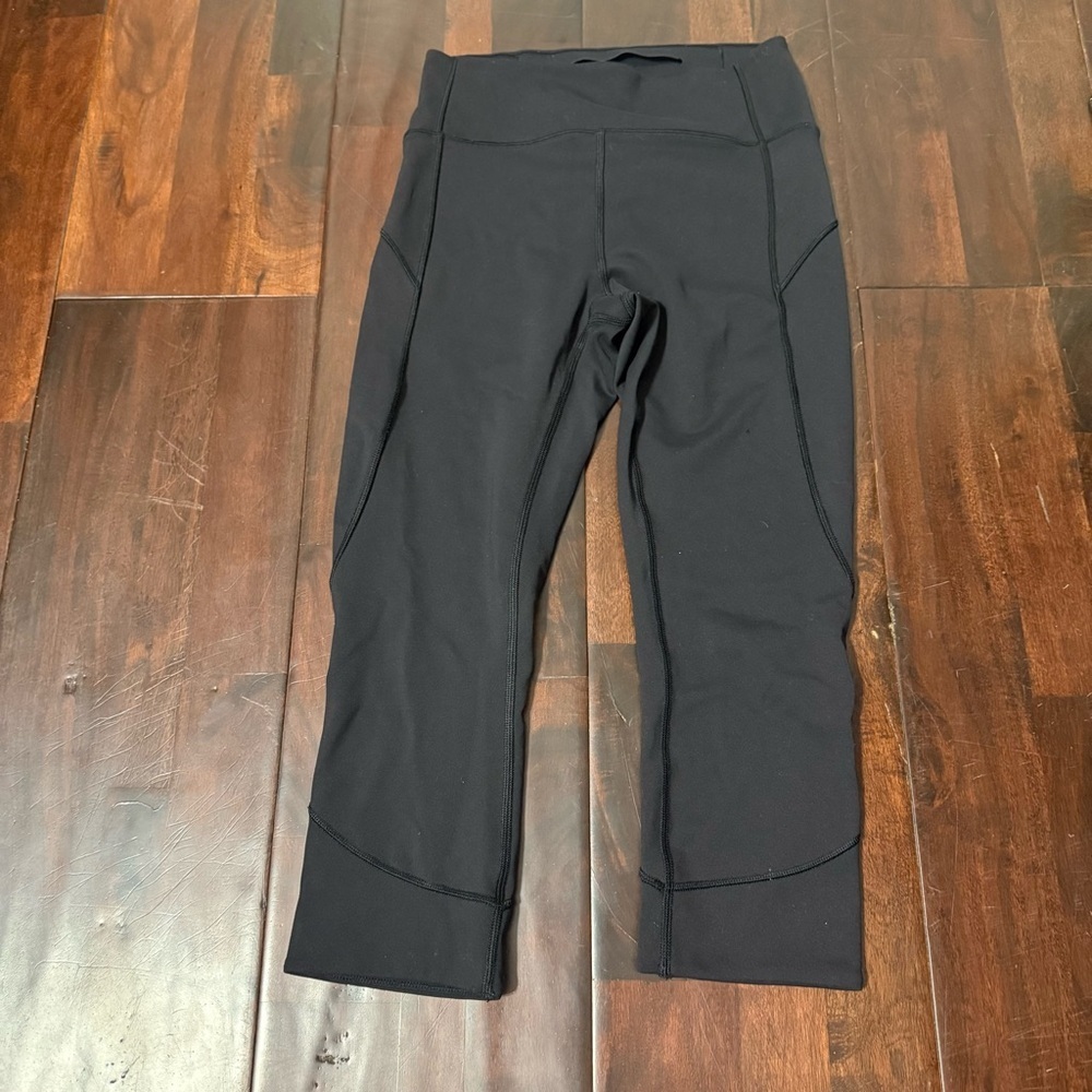Lululemon In Movement Crop Leggings Women’s Size 6 Black W6AHJS READ